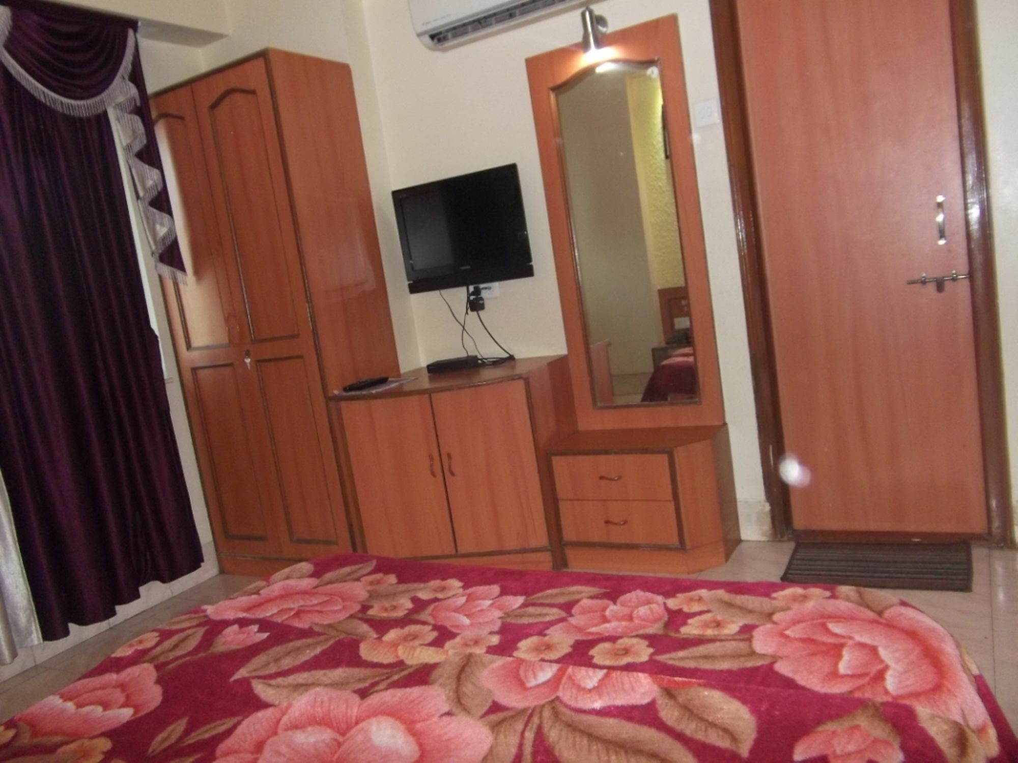 Hotel Ravikant Púna Kültér fotó