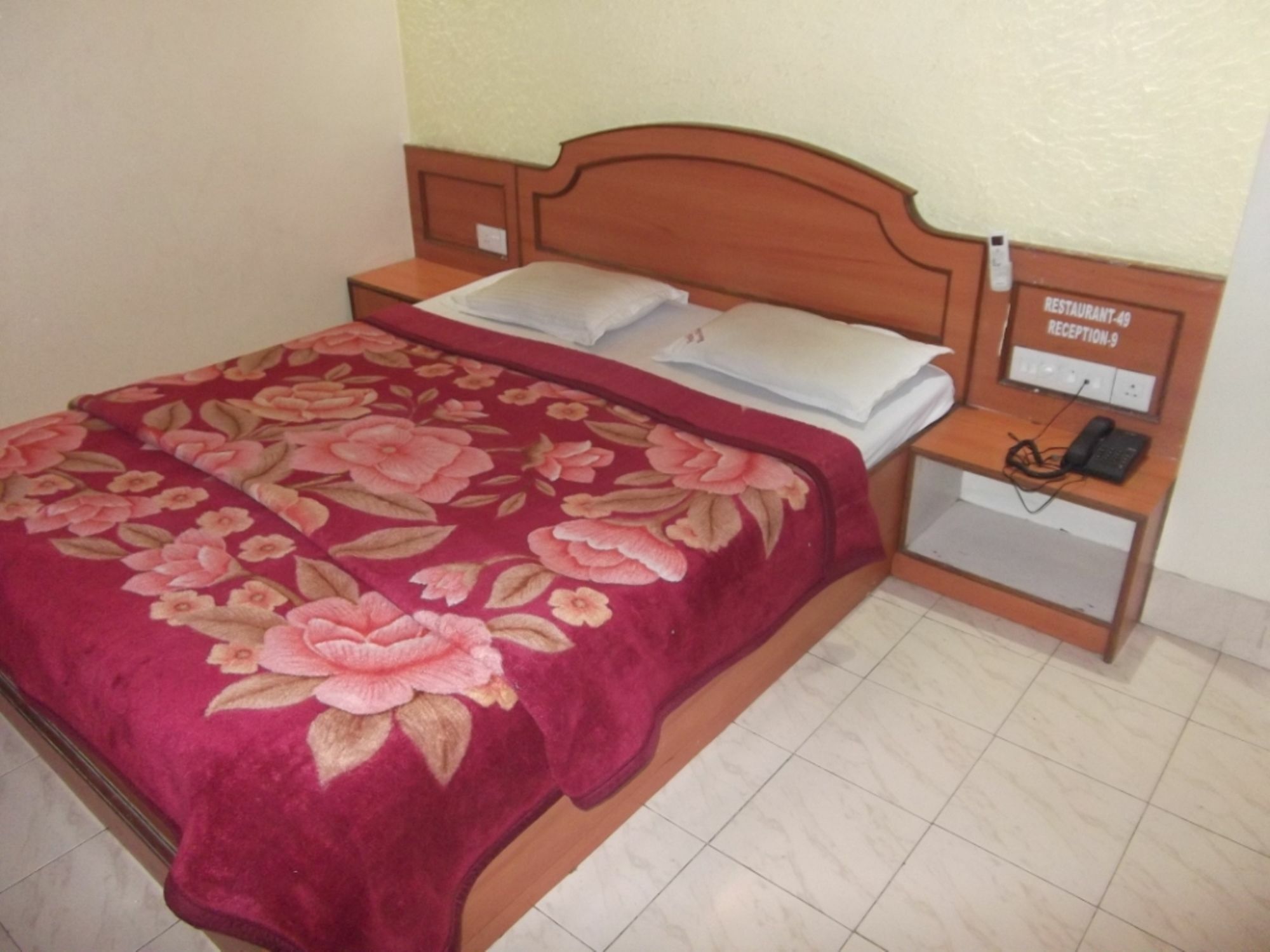 Hotel Ravikant Púna Kültér fotó